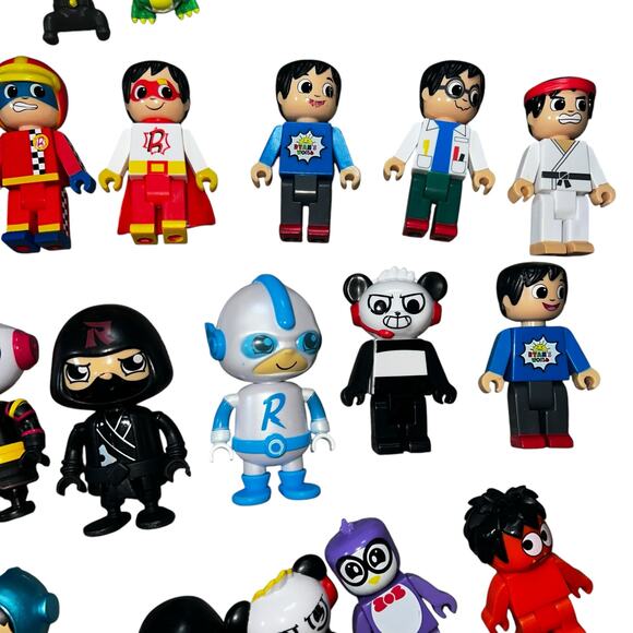 Ryan's world large lot of assorted figurines - Picture 4 of 6